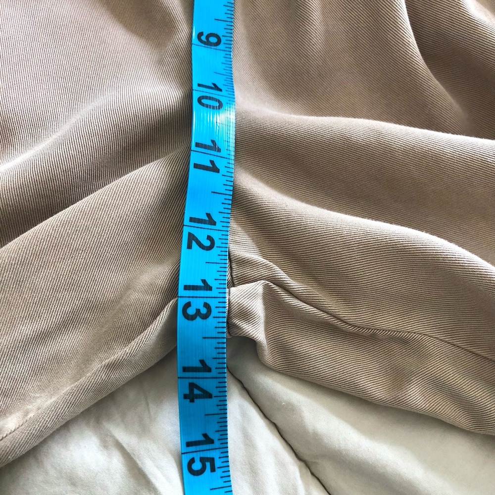 YFB KHAKIE WIDE-LEG PANTS,
SMALL. - Picture 7 of 10